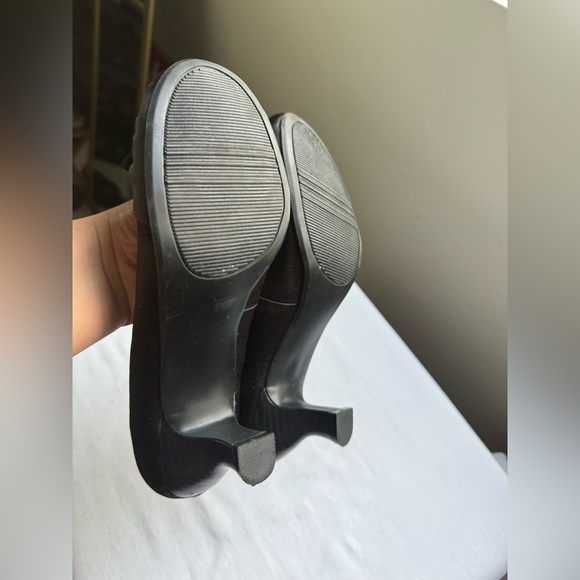 Y2K JellyPop Classic black kitten heels with a cute bow detail Size 7.5 - Picture 5 of 8